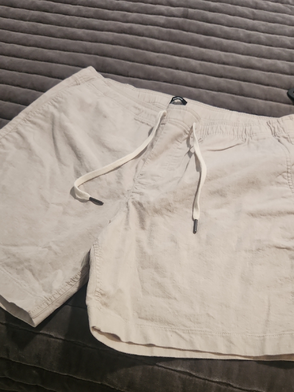 Express Men's Drawstring Shorts in Light Beige